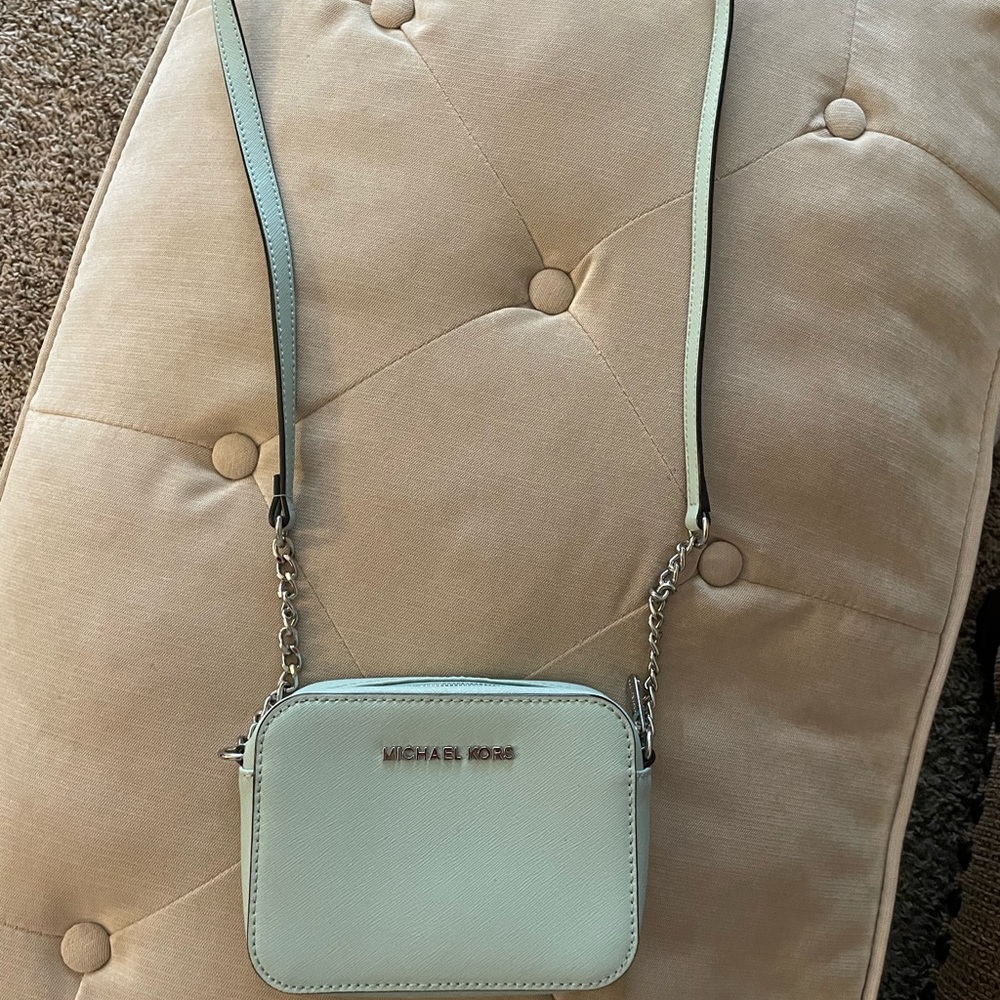 Michael Kors Crossbody Wallet on Chain Purse - Petite Friendly! MK so cute! - Picture 8 of 8